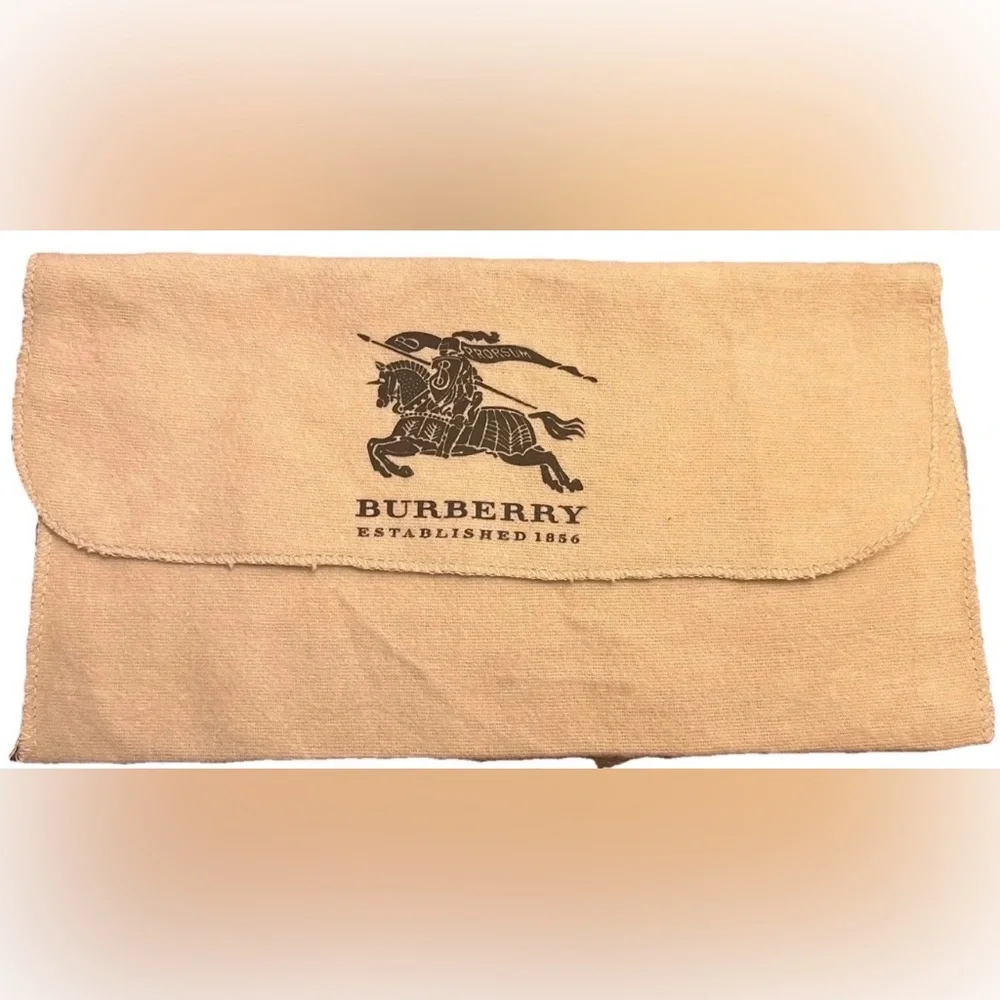 Burberry ❤️ Nova Check Heart Shaped Coin Holder Zip Pouch - Picture 5 of 5